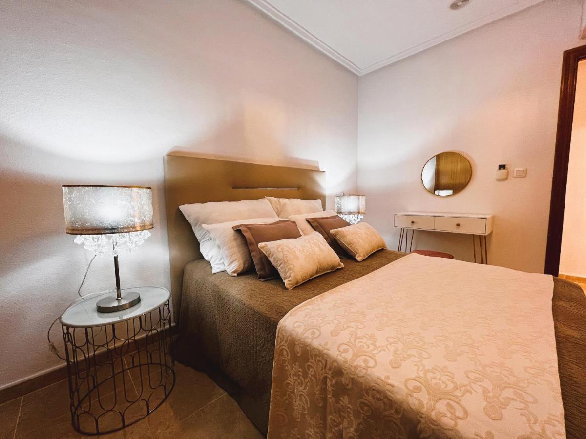 Holiday Suite Fragata Torrevieja Exterior photo