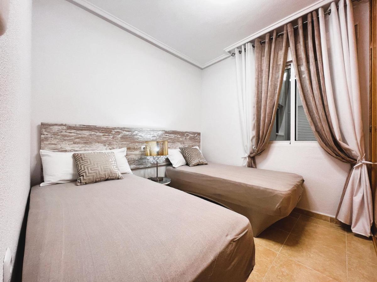 Holiday Suite Fragata Torrevieja Exterior photo