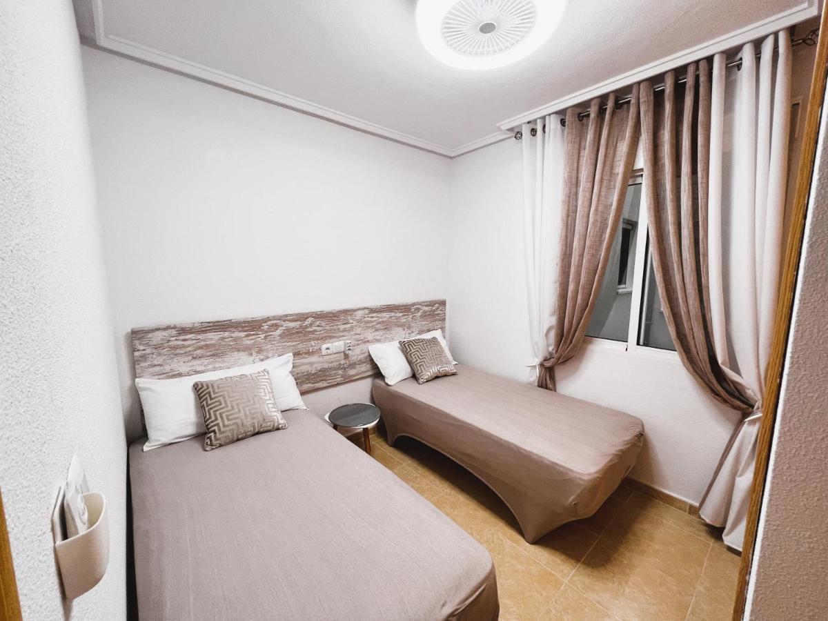 Holiday Suite Fragata Torrevieja Exterior photo