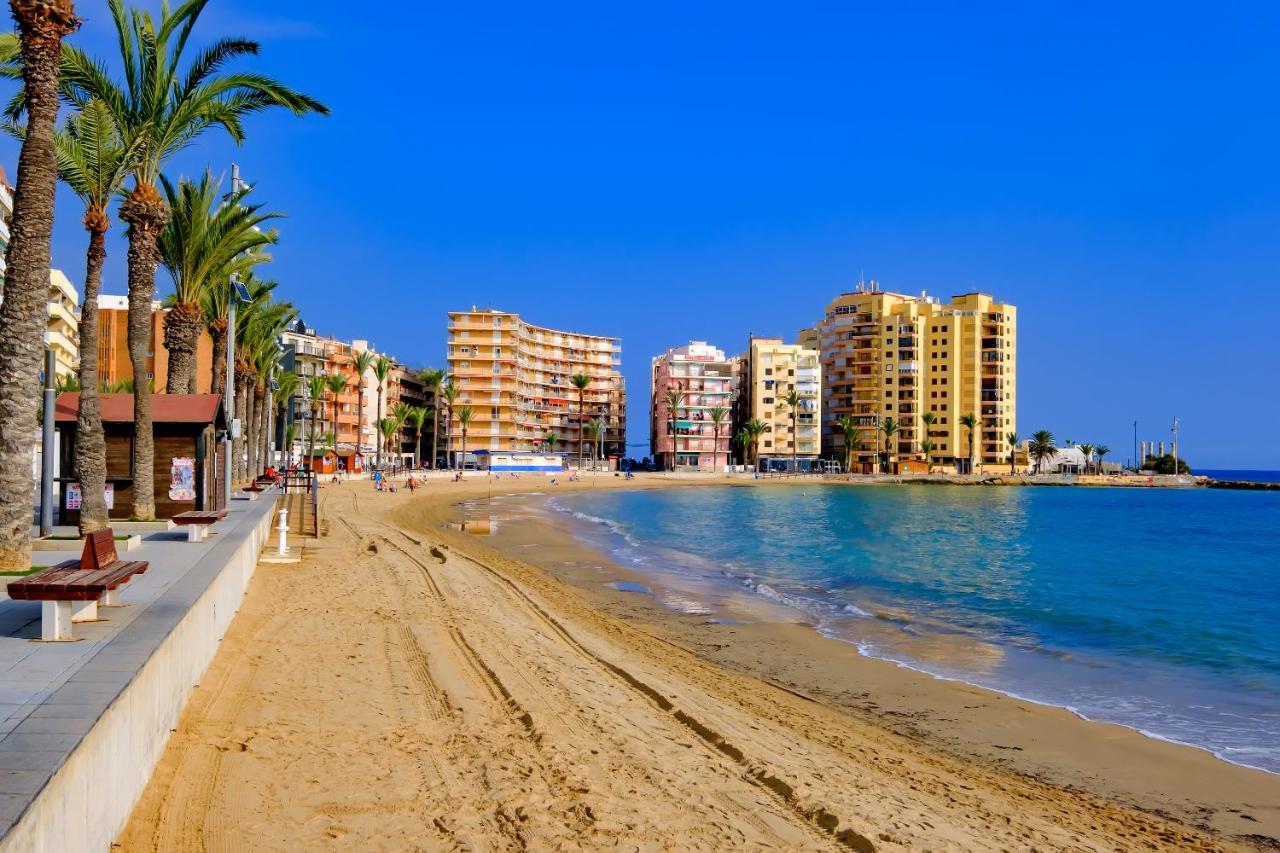 Holiday Suite Fragata Torrevieja Exterior photo