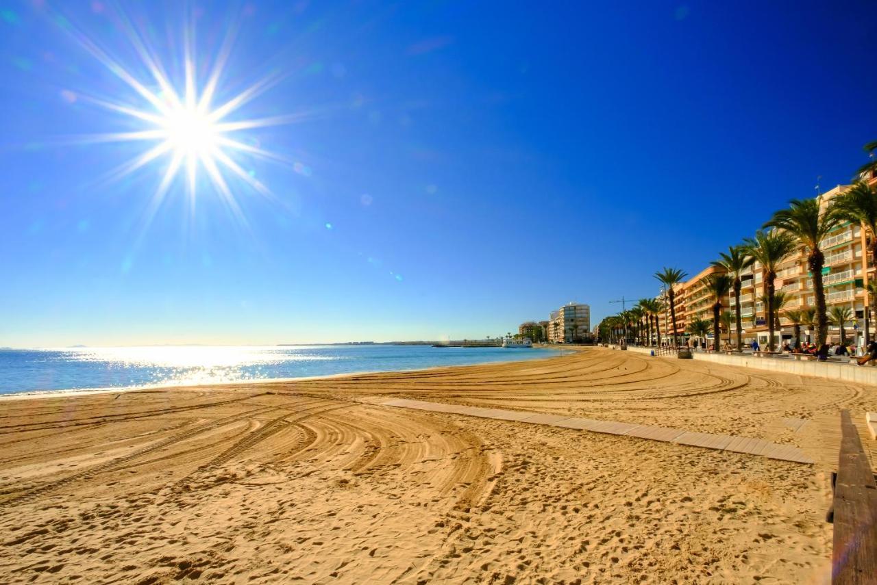 Holiday Suite Fragata Torrevieja Exterior photo